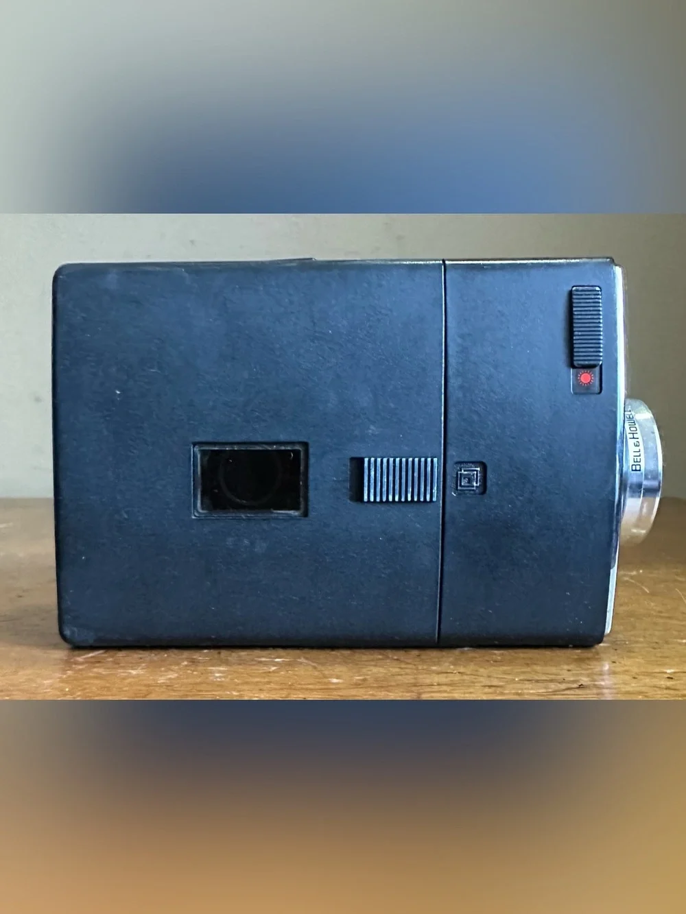 Bell & Howell 670 XL Super 8 Movie Camera Non-Reflex Black Film Format UNTESTED